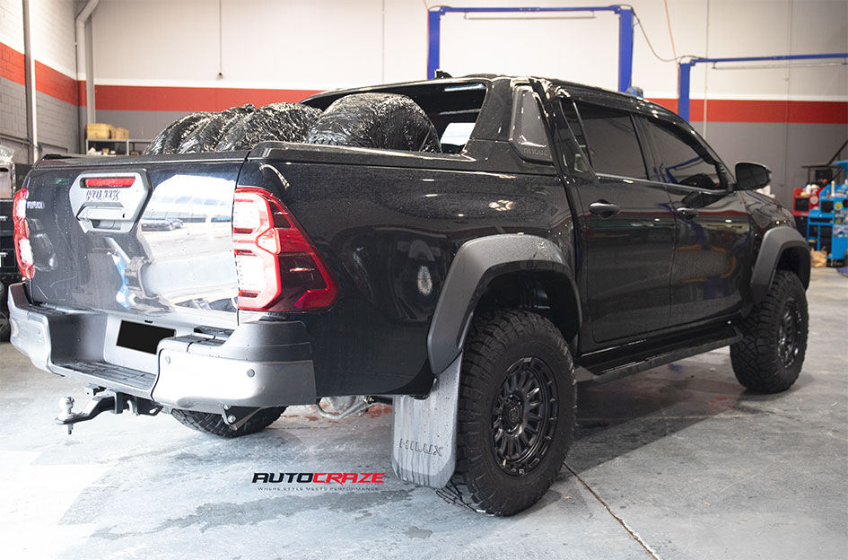 TOYOTA HILUX BLACK RHINO RIVAL MATTE GUNMETAL W/ BLACK LIP 