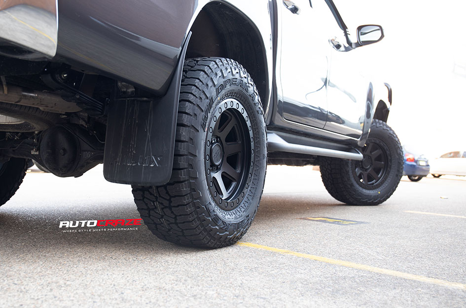 TOYOTA HILUX BLACK RHINO BAKER MATTE BLACK