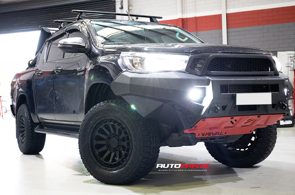 TOYOTA HILUX BLACK RHINO RAID MATTE BLACK 