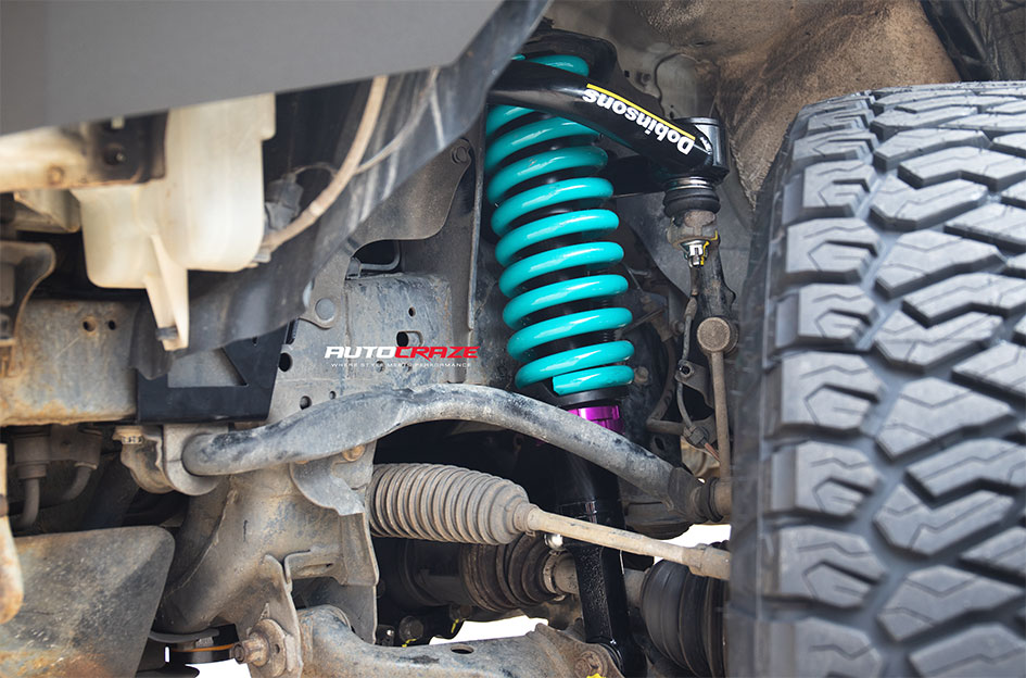 TOYOTA HILUX DIRTY LIFE DT1 SATIN GOLD BLACK LIP