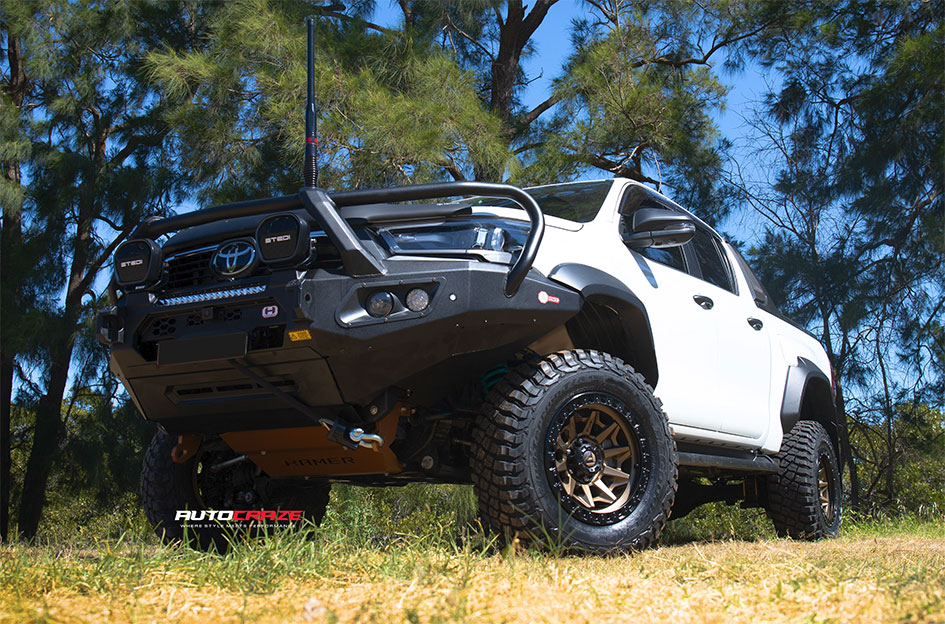TOYOTA HILUX FUEL COVERT BRONZE BLACK RING 