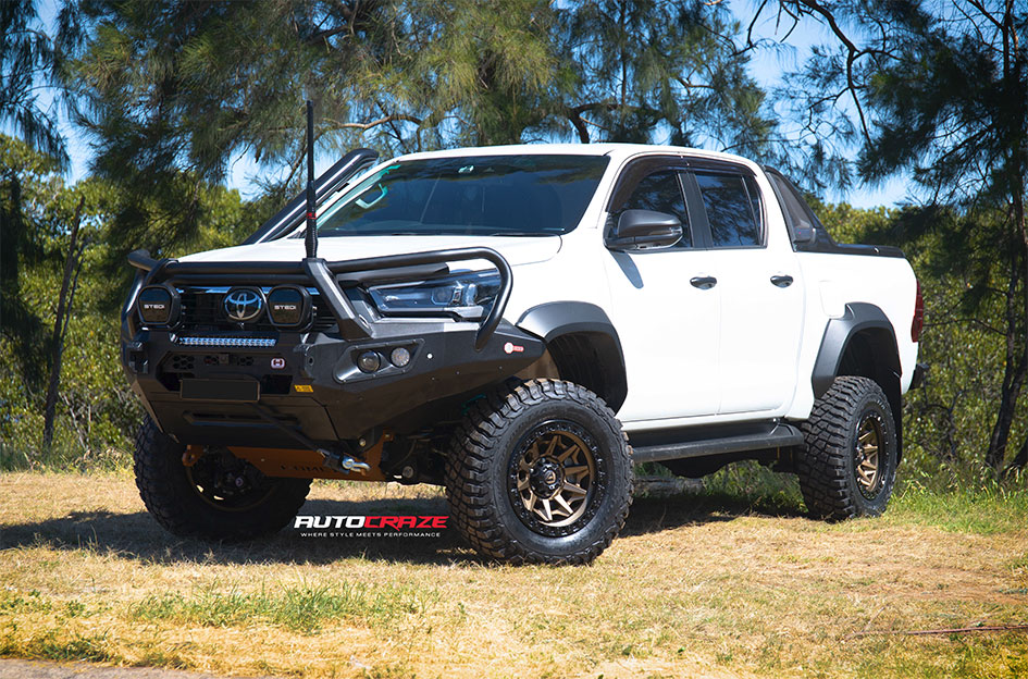 TOYOTA HILUX FUEL COVERT BRONZE BLACK RING 