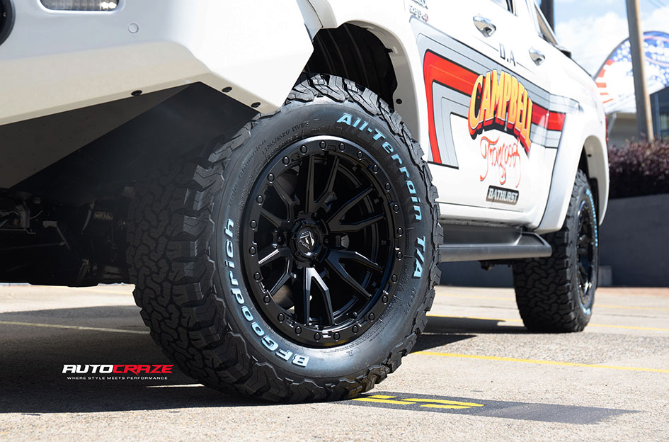 TOYOTA HILUX FUEL REBEL 6 MATTE BLACK 