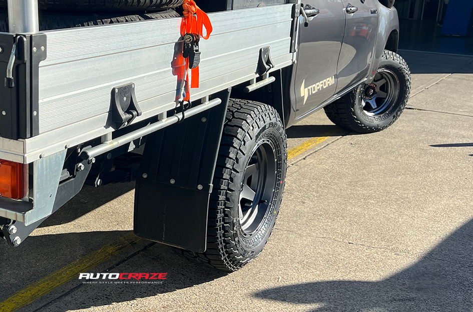TOYOTA HILUX FUEL SHOK ANTHRACITE