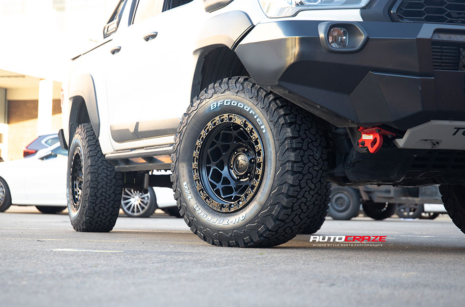 TOYOTA HILUX RUGGED X FUEL UNIT MATTE BLACK