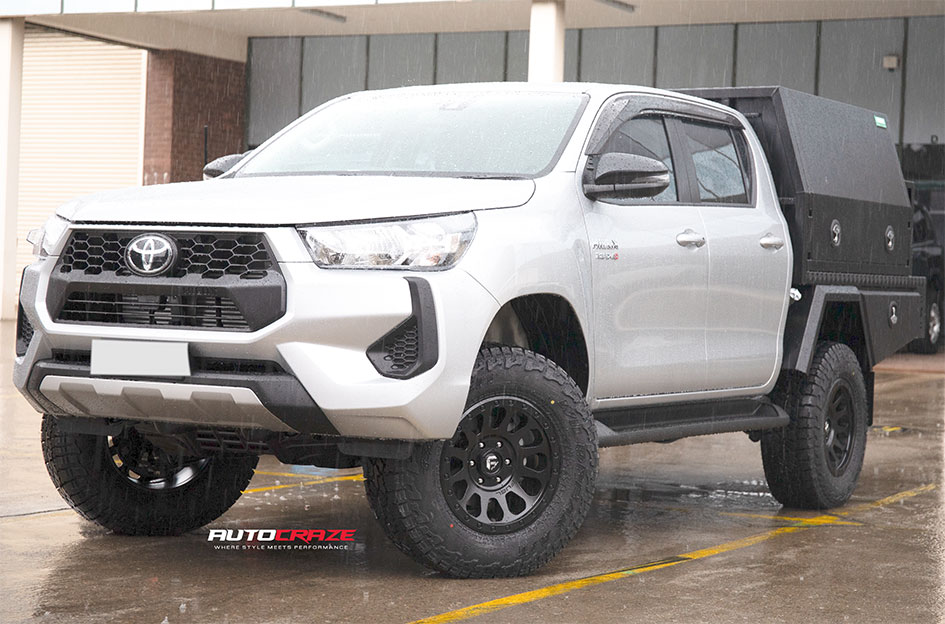TOYOTA HILUX FUEL VECTOR MATTE BLACK