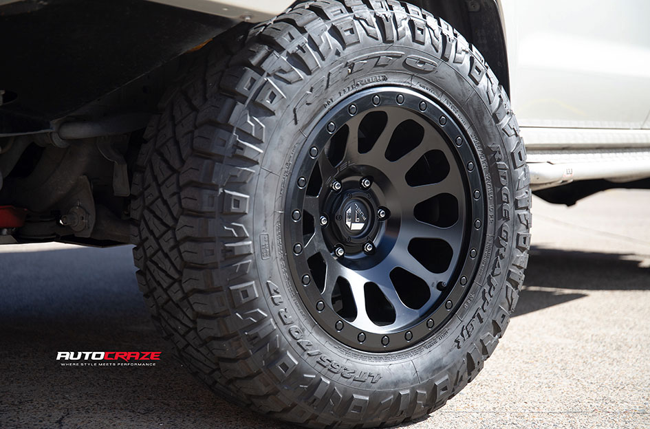 TOYOTA HILUX FUEL VECTOR MATTE BLACK