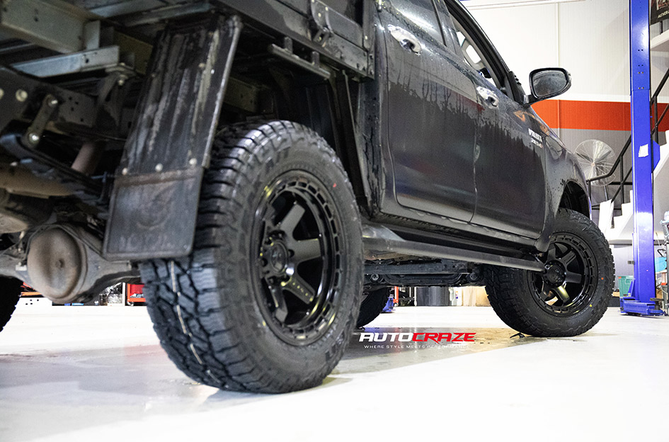 TOYOTA HILUX FUEL BLOCK MATTE BLACK WITH BLACK RING 