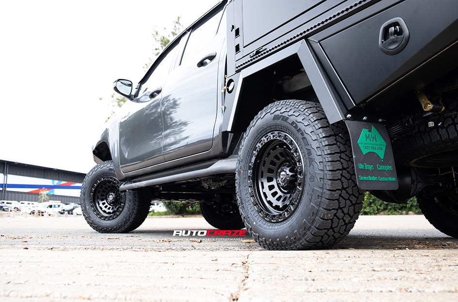 TOYOTA HILUX FUEL ZEPHYR MATTE BLACK