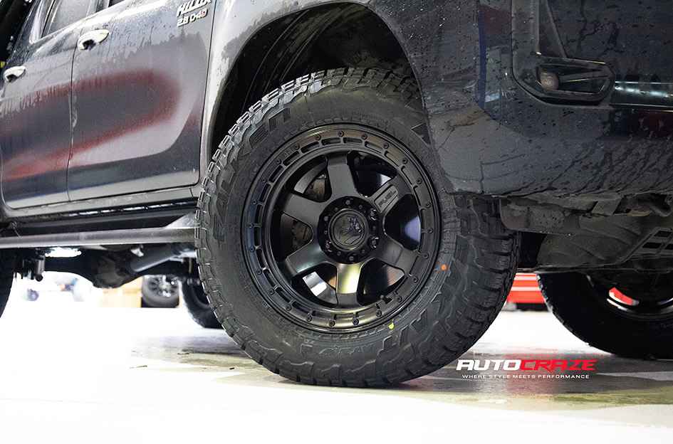TOYOTA HILUX FUEL BLOCK MATTE BLACK WITH BLACK RING 