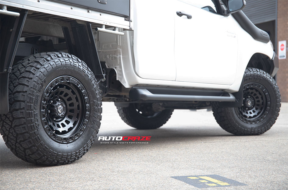 TOYOTA HILUX FUEL ZEPHYR MATTE BLACK