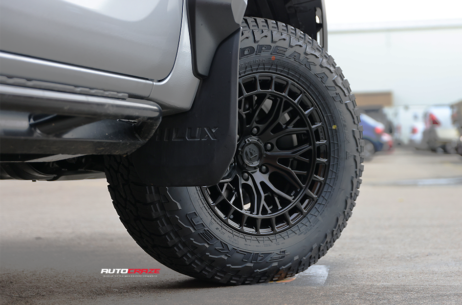 TOYOTA HILUX GR FUEL SIGMA BLACKOUT