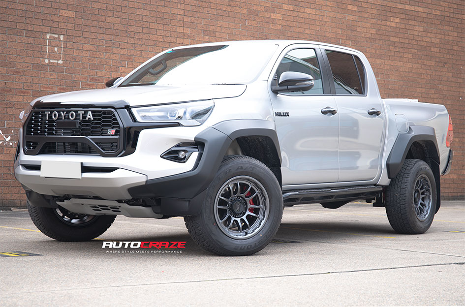 TOYOTA HILUX GR KMC WRATH MATTE ANTHRACITE 