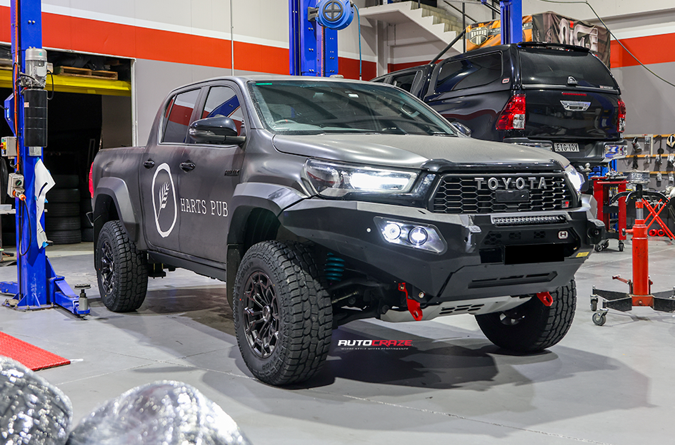 TOYOTA HILUX NOMAD N162 SATIN BLACK