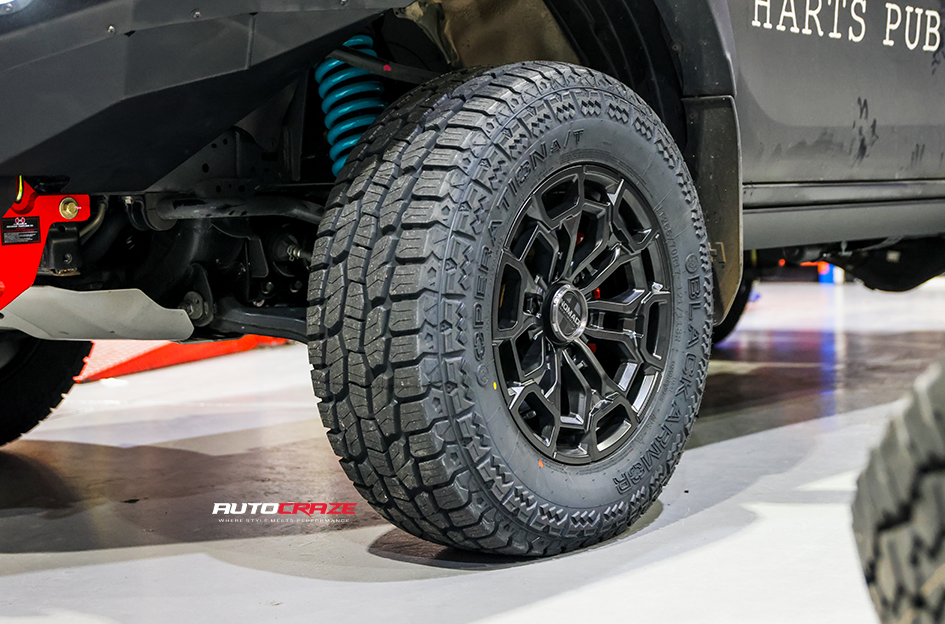 TOYOTA HILUX NOMAD N162 SATIN BLACK