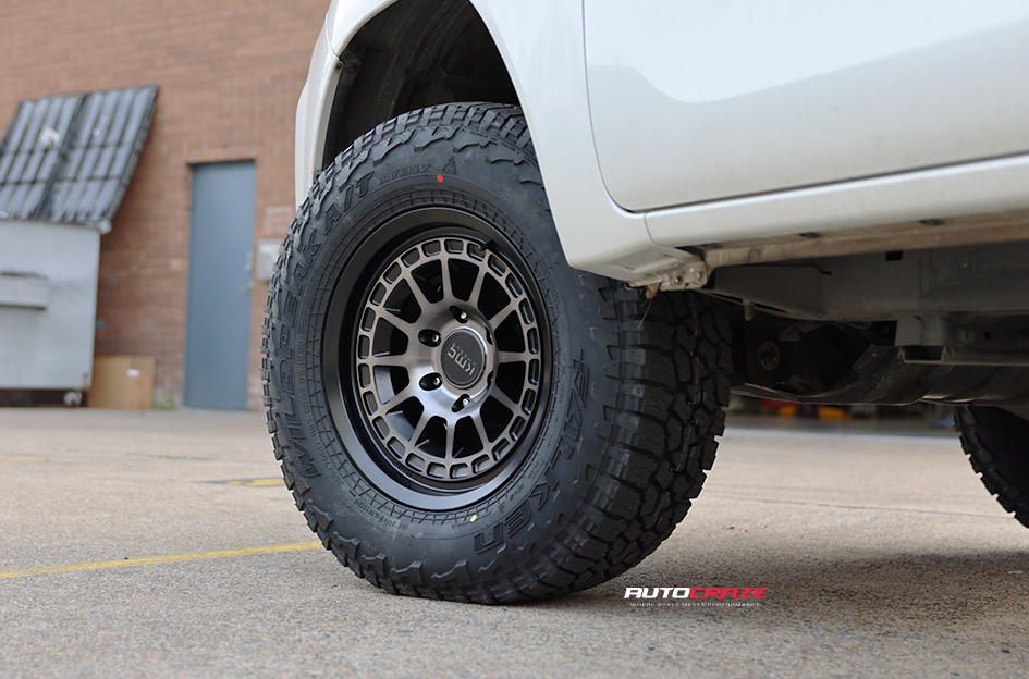 TOYOTA HILUX KMC CANYON SATIN BLACK W/ GRAY TINT