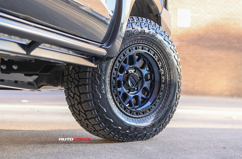 TOYOTA HILUX KMC GRS MIDNIGHT BLUE W/ GLOSS BLACK LIP