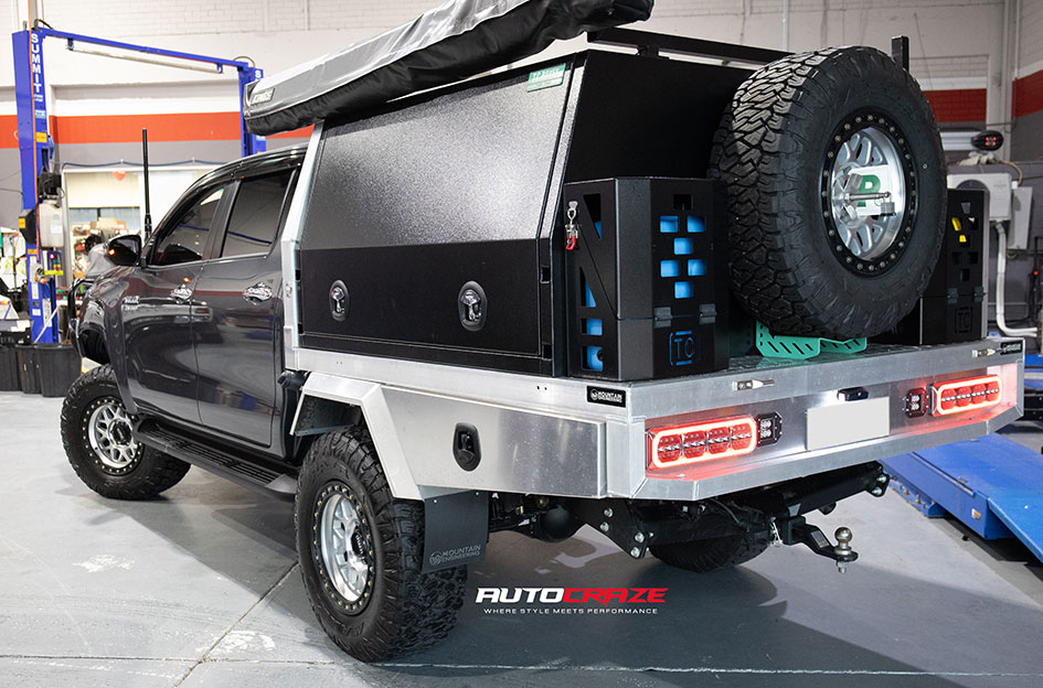 TOYOTA HILUX KMC GRS MACHINED W/ SATIN BLACK LIP