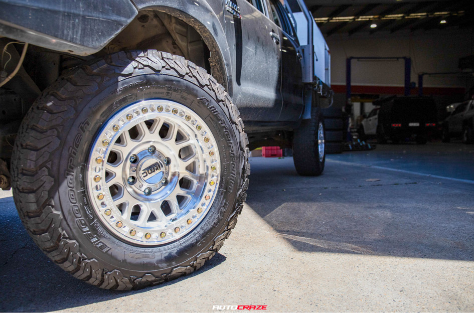 TOYOTA HILUX KMC GRS GLOSS SILVER MACHINED