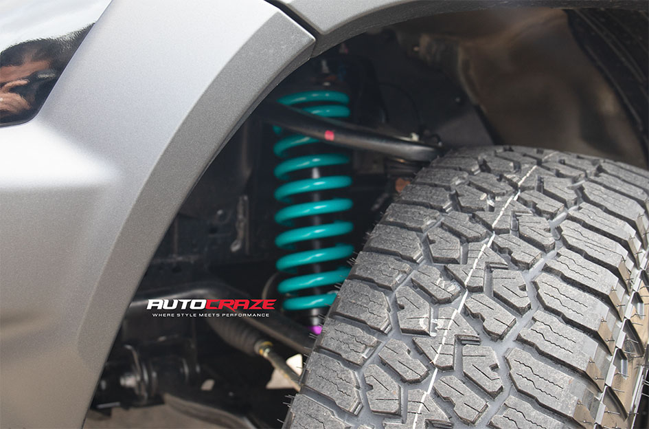 TOYOTA HILUX KMC KM542 IMPACT SATIN BLACK 