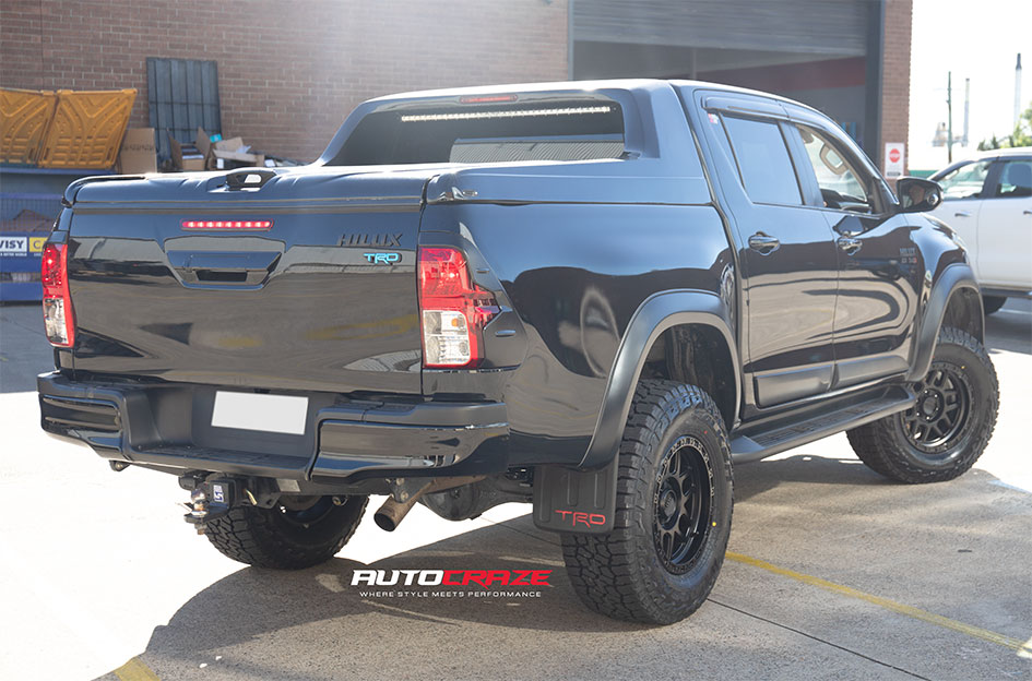 TOYOTA HILUX KMC KM544 MESA SATIN BLACK