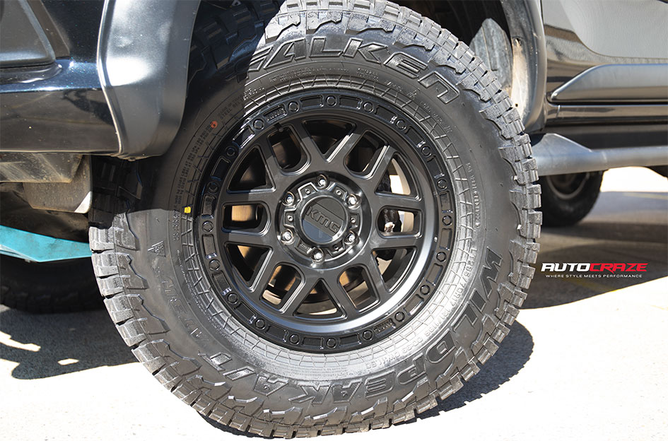 TOYOTA HILUX KMC KM544 MESA SATIN BLACK