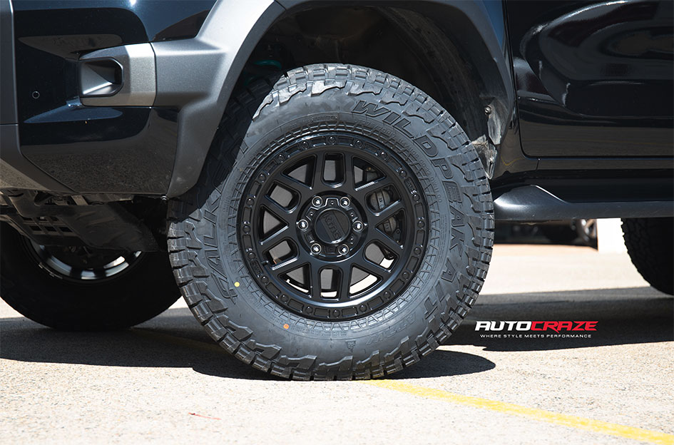 TOYOTA HILUX KMC KM544 MESA SATIN BLACK
