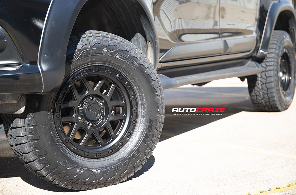 TOYOTA HILUX KMC KM544 MESA SATIN BLACK