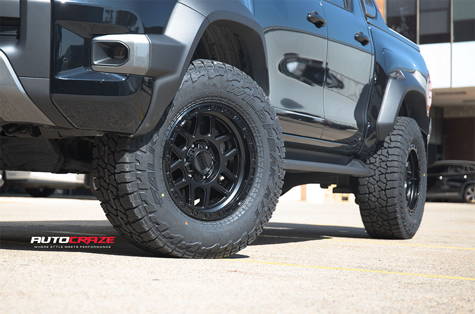 TOYOTA HILUX KMC KM544 MESA SATIN BLACK