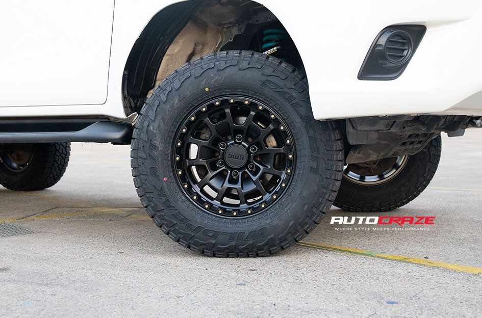 TOYOTA HILUX KMC SUMMIT SATIN BLACK