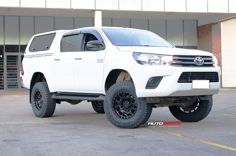 TOYOTA HILUX KMC SUMMIT SATIN BLACK