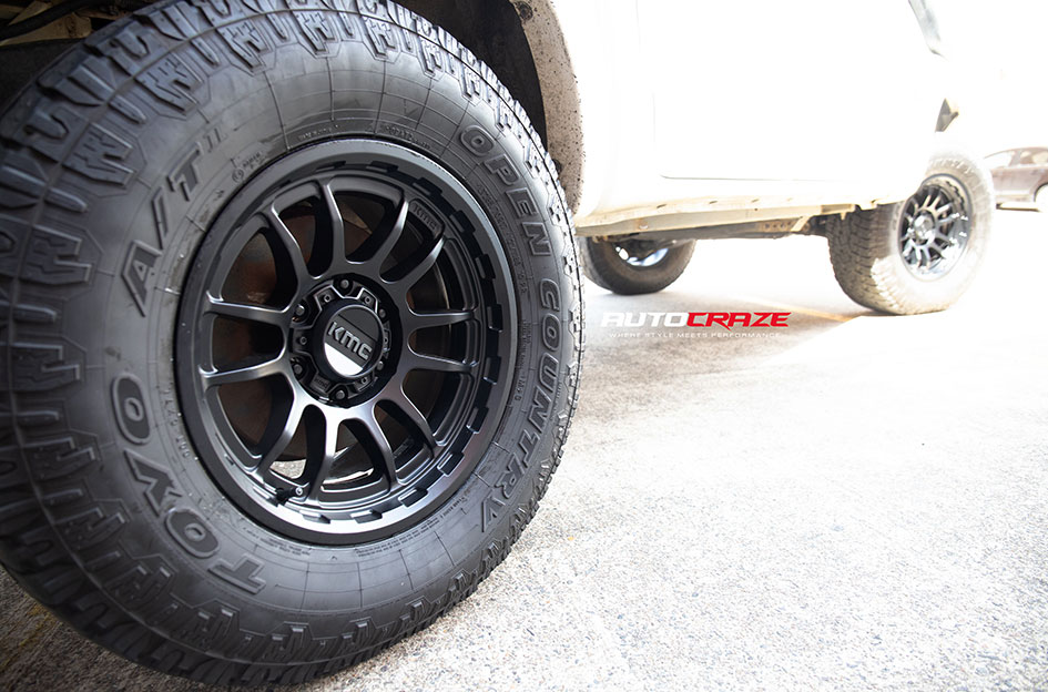TOYOTA HILUX KMC WRATH SATIN BLACK 