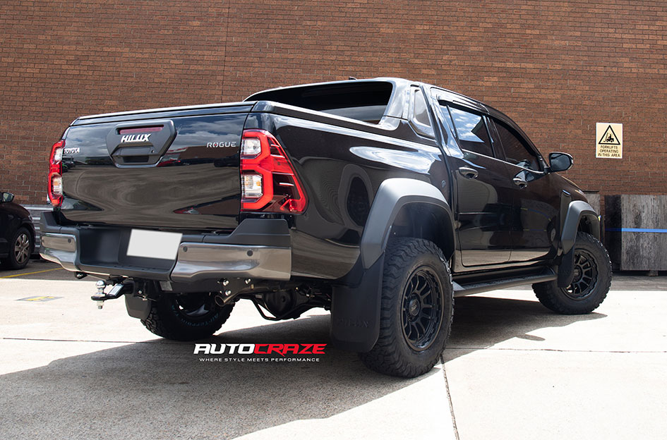TOYOTA HILUX KMC WRATH SATIN BLACK 