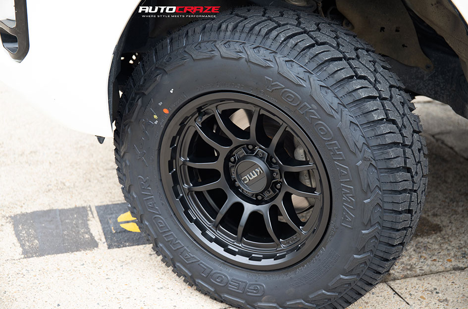 TOYOTA HILUX KMC WRATH SATIN BLACK