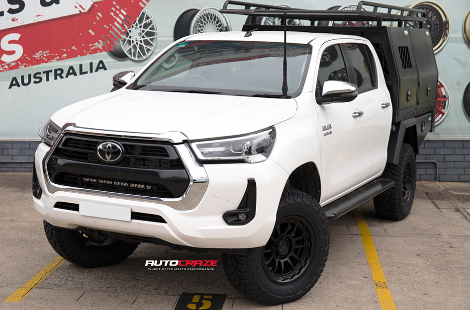 TOYOTA HILUX KMC WRATH SATIN BLACK