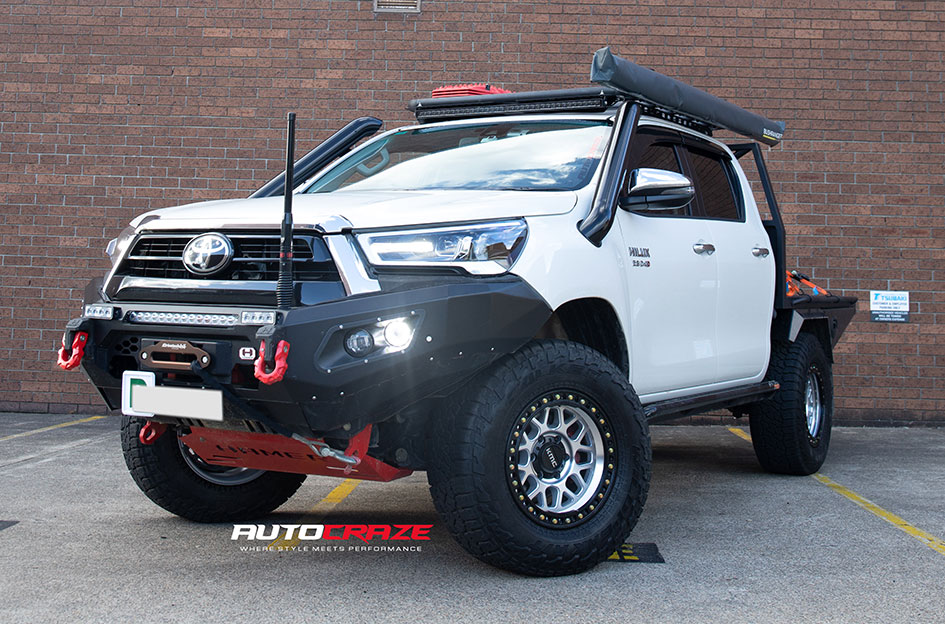 TOYOTA HILUX KMC GRS MACHINED W/ SATIN BLACK LIP