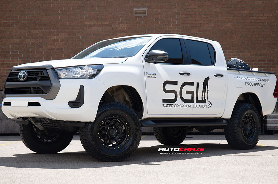 TOYOTA HILUX KMC TREK SATIN BLACK