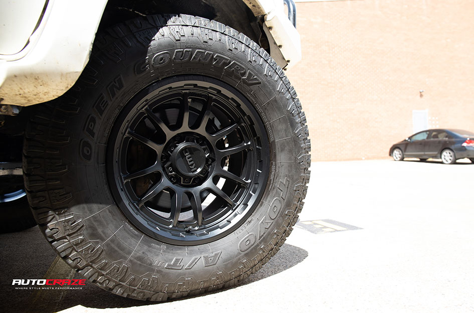 TOYOTA HILUX KMC WRATH SATIN BLACK 