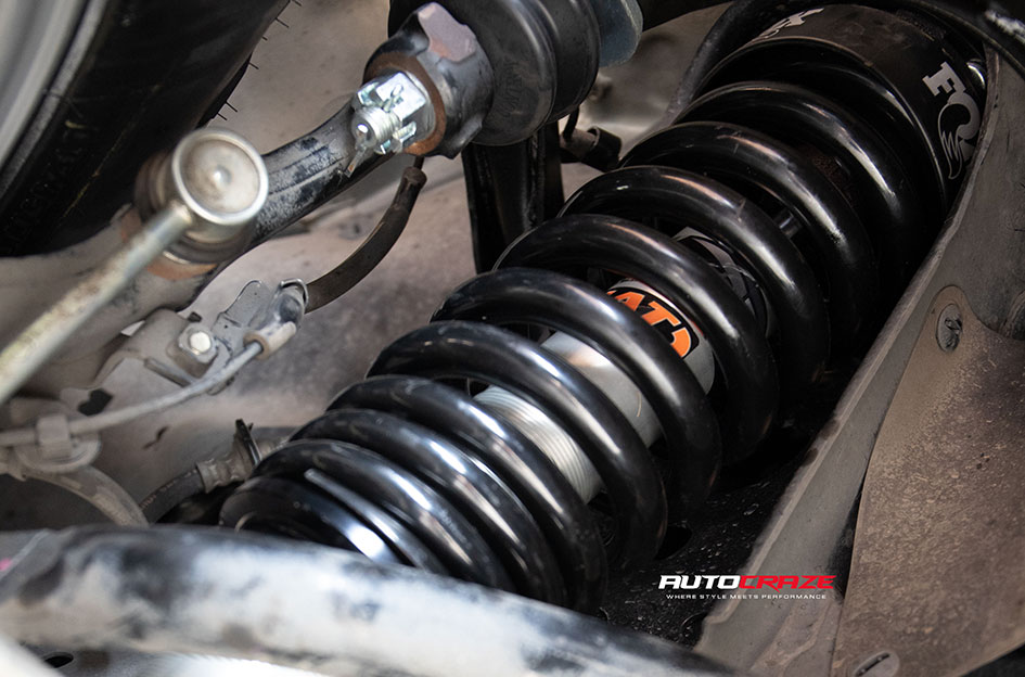 TOYOTA HILUX KMC GRS MACHINED W/ SATIN BLACK LIP 