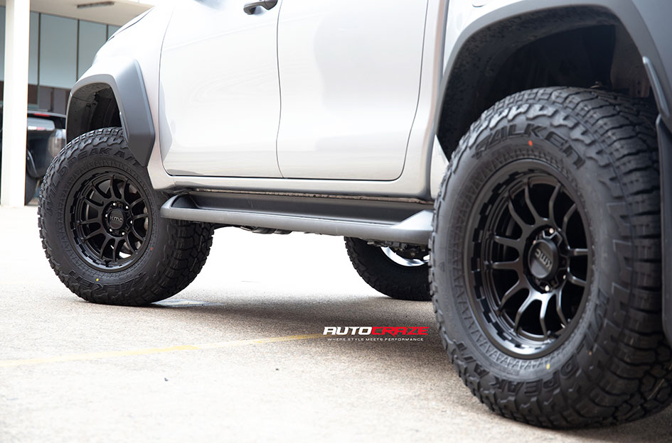 TOYOTA HILUX KMC WRATH SATIN BLACK