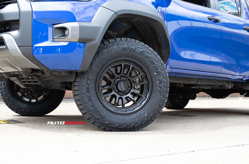 TOYOTA HILUX KMC WRATH SATIN BLACK