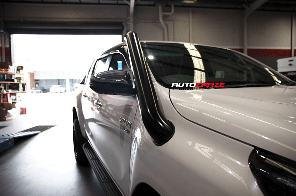 TOYOTA HILUX KING ARMOR GLOSS BLACK BLACK TINT