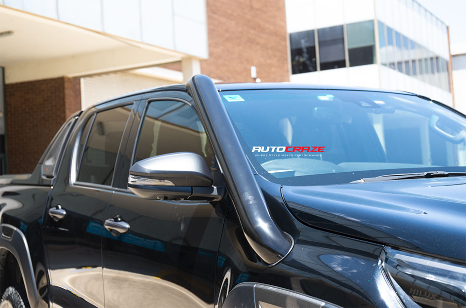 TOYOTA HILUX KING D-HOLE BLACK