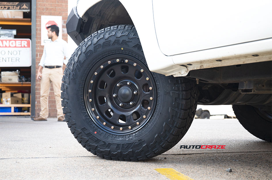 TOYOTA HILUX KING D-LOCKER BLACK