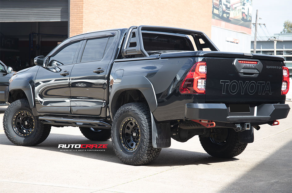 TOYOTA HILUX KING D-LOCKER BLACK