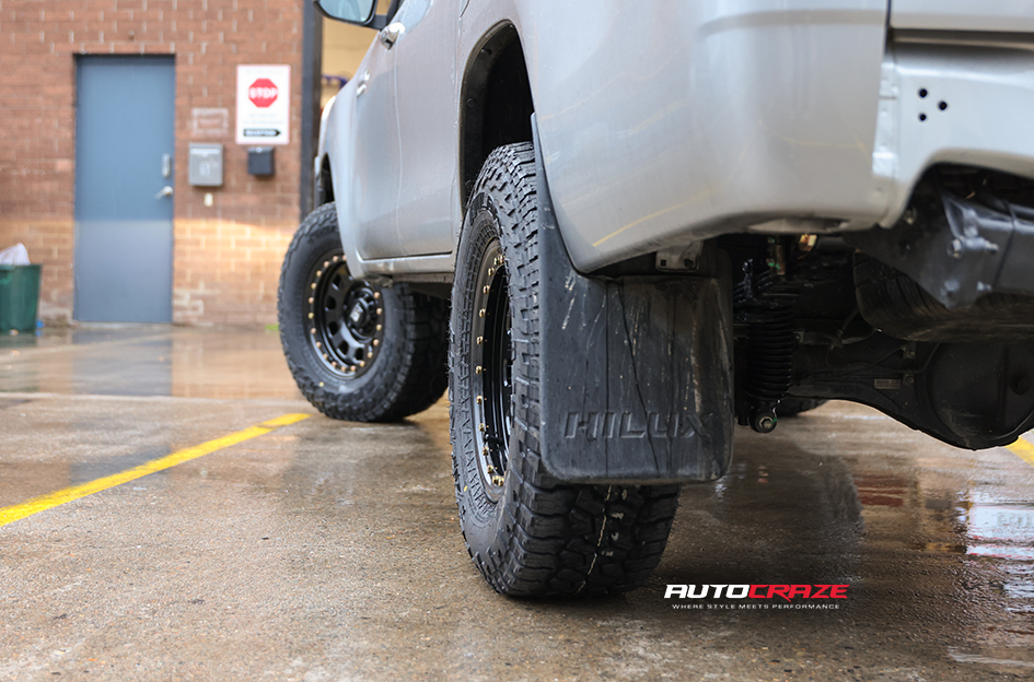 TOYOTA HILUX KING D-LOCKER BLACK