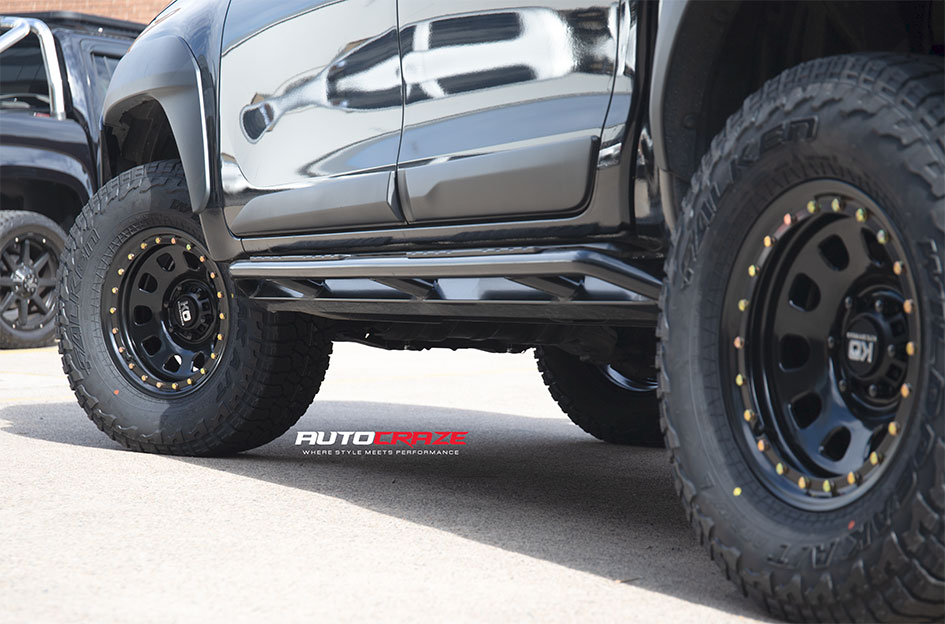 TOYOTA HILUX KING D-LOCKER BLACK
