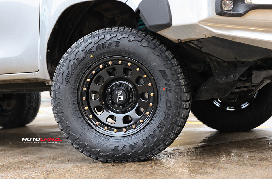 TOYOTA HILUX KING D-LOCKER BLACK