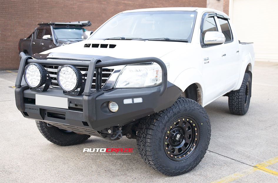TOYOTA HILUX KING D-LOCKER BLACK