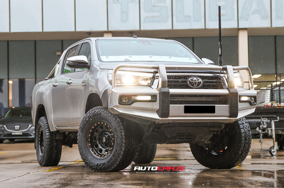 TOYOTA HILUX KING D-LOCKER BLACK